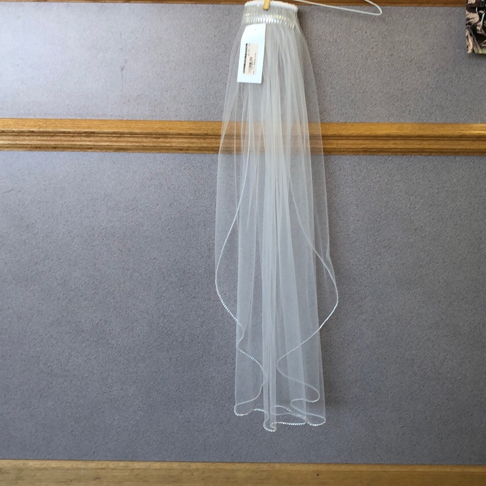 NWT white veil